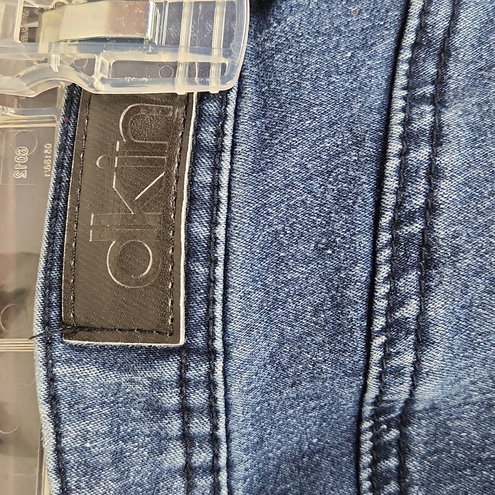 Dkin, Women's blue denim jeans, clear stones, silver embroidery on back pockets. - Picture 9 of 12